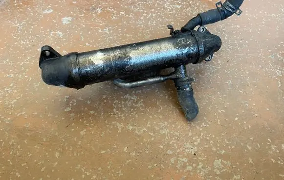 Ford Mondeo Mk III Other engine bay part