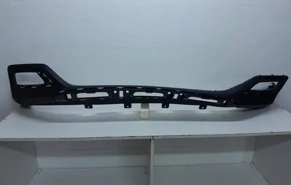 Front bumper lip