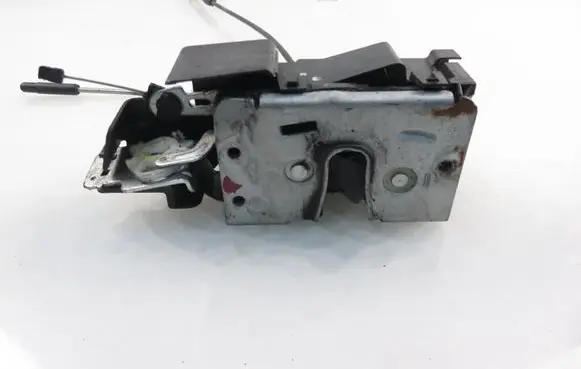 Volkswagen Fox Front door lock 