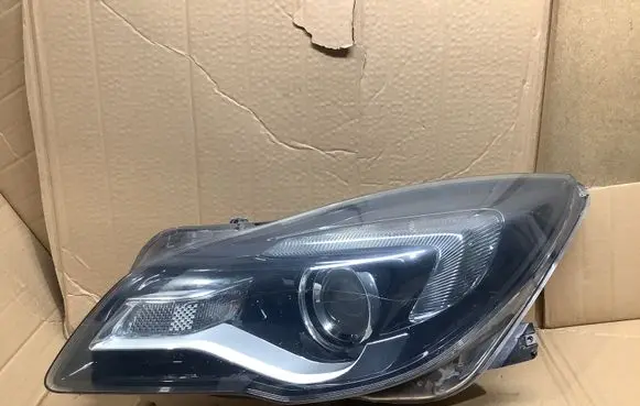 Opel Insignia A Headlight/headlamp 13409894 1EL01116501