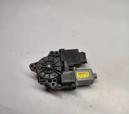 KIA Ceed Front door window regulator motor 82460A2010