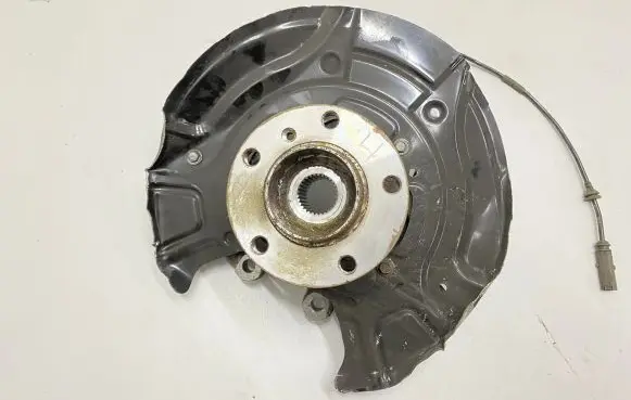 BMW X3 F25 Rear wheel hub 6797569