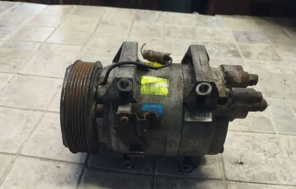 Volvo S60 Air conditioning (A/C) compressor (pump) 8684287 189E141672