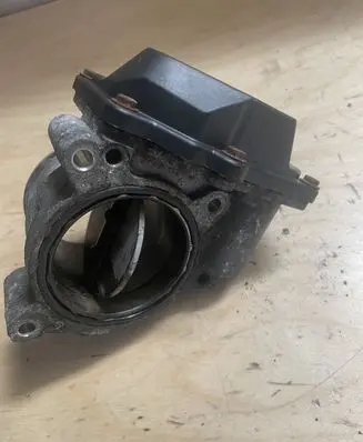 Volkswagen Transporter - Caravelle T5 Throttle valve 076128063A