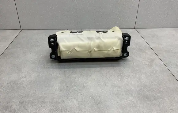 Audi Q3 8U Passenger airbag 8U0880204C