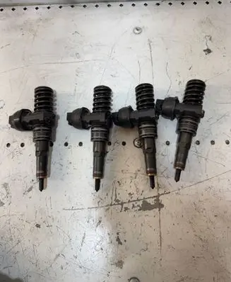 Skoda Octavia Mk2 (1Z) Fuel injectors set 038130073AG
