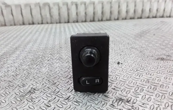 Nissan Patrol Y61 Wing mirror switch