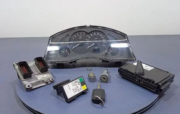 Opel Meriva A Engine control unit/module ECU 55353613