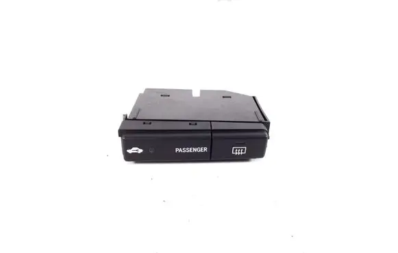 Toyota Auris 150 Windscreen/window heater switch 84790-05110