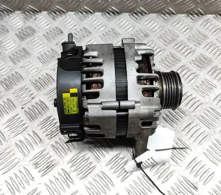 Hyundai ix35 Generator/alternator 373002A805