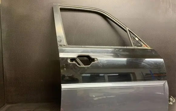 Hyundai Terracan Front door