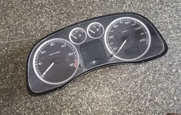 Peugeot 307 Speedometer (instrument cluster) 9636708880