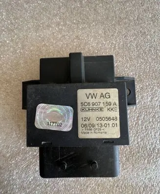 Volkswagen Jetta VI Fuel injection pump control unit/module 5C6907159A 0505648