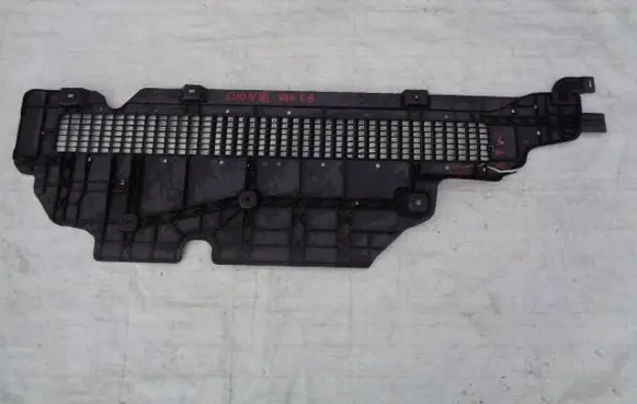 Renault Clio IV Center/middle under tray cover 555286563R