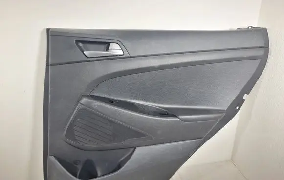 Hyundai Tucson TL Rear door card panel trim 83340D7000 20170611