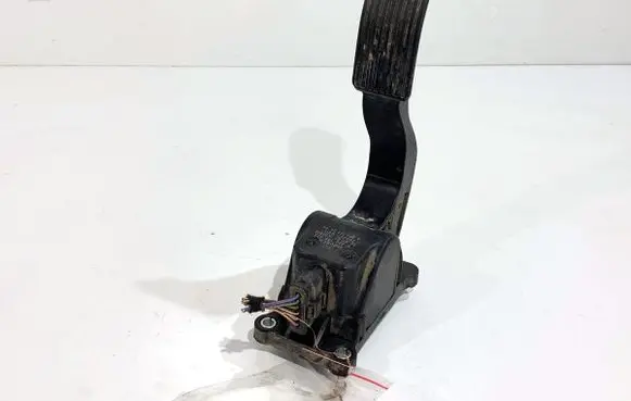 Mercedes-Benz Vito Viano W639 Accelerator throttle pedal 0280755023