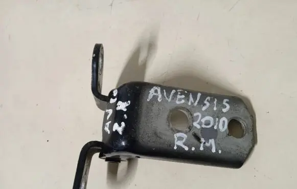 Toyota Avensis T270 Rear door upper hinge