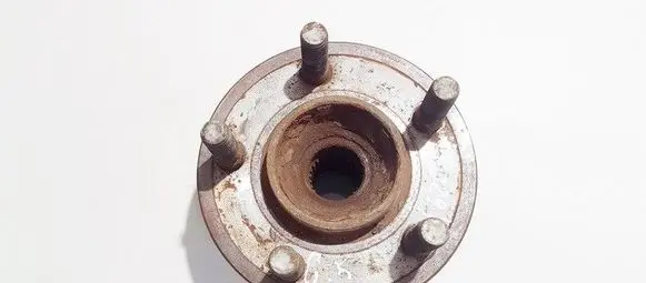Chrysler 300 - 300C Rear wheel hub