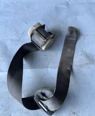 Rear seatbelt