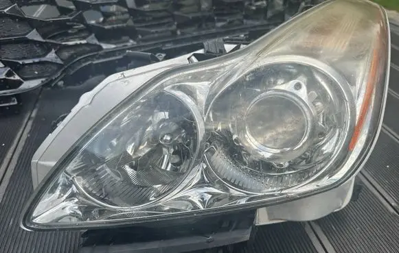 Infiniti G37 Headlight/headlamp ichikoh 1830