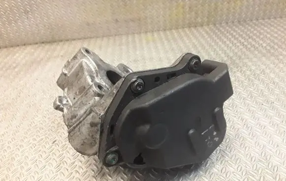 Mercedes-Benz A W176 EGR valve 6511400760 A6511400760