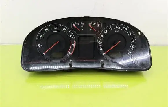 Skoda Superb B5 (3U) Speedometer (instrument cluster) 3U0920810C