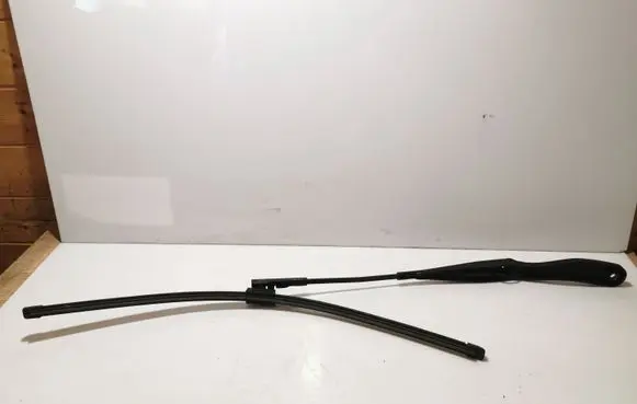 Volvo V50 Windshield/front glass wiper blade 30698249
