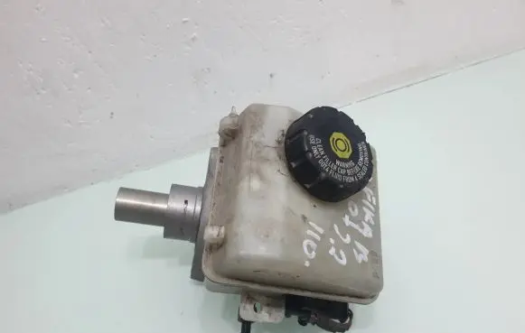 Master brake cylinder