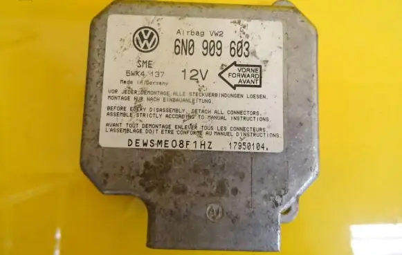 Volkswagen PASSAT B4 Airbag control unit/module 6N0909603