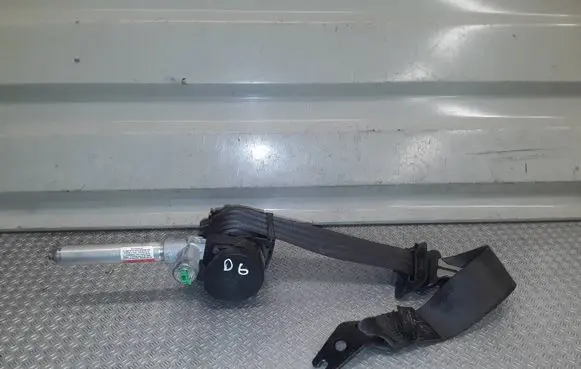 Volvo S80 Middle seatbelt (rear) 8639763