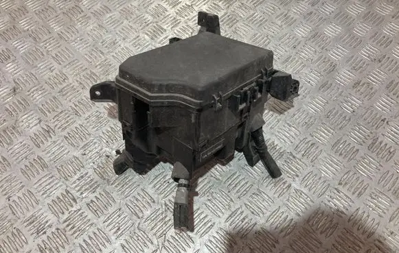 Suzuki Vitara (LY) Fuse box cover PK17014