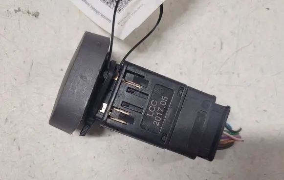 Renault Clio II Hazard light switch LCC201705