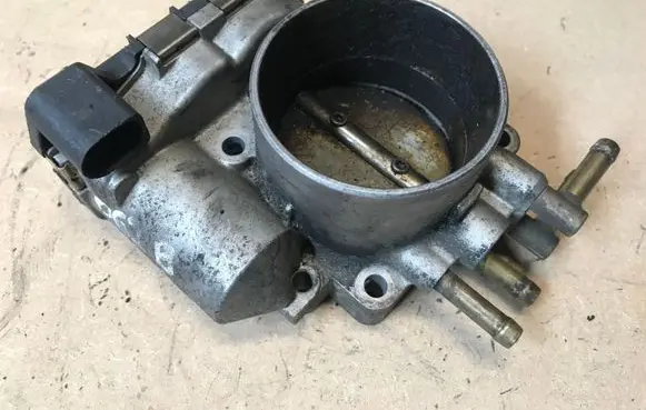 Audi A6 S6 C5 4B Throttle body valve 078133062B 0280750030