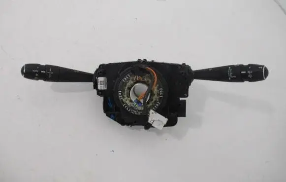 Wiper turn signal indicator stalk/switch
