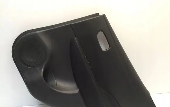 Nissan Leaf II (ZE1) Rear door card panel trim 829103NL0A
