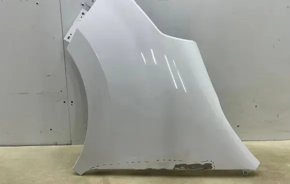 Nissan NV400 Fender 631310504R