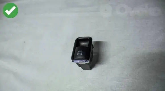Mercedes-Benz E W212 Electric window control switch A2048707358