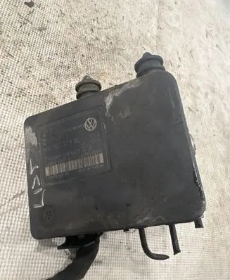 Volkswagen Golf V ABS Pump 1K0907379AC 00005305H0 10096003593