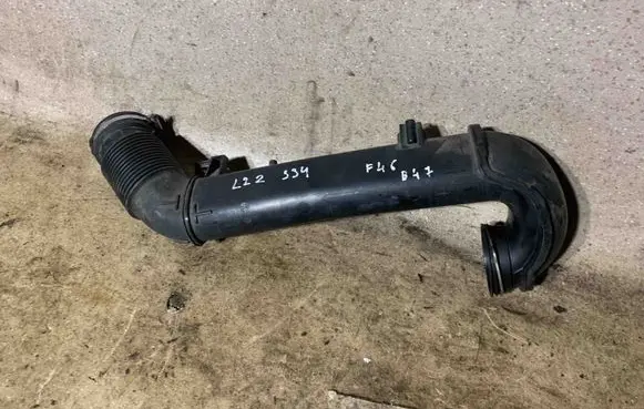BMW 2 F46 Air intake hose/pipe 8511377