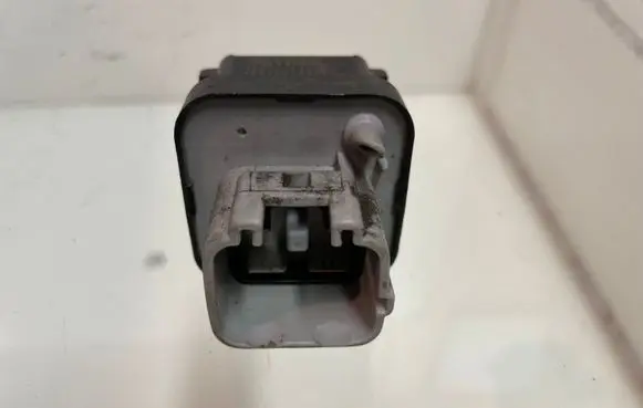 Toyota Avensis T250 Glow plug pre-heat relay 2861067010 1567000671