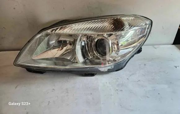Skoda Fabia Mk2 (5J) Headlight/headlamp 5J1941015D 1ZL1723 L01041705
