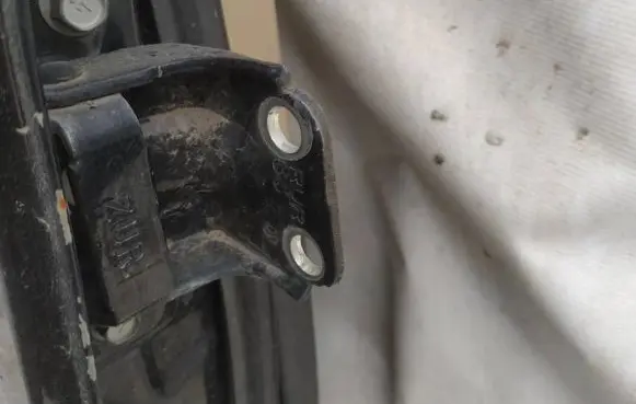 Subaru B9 Tribeca Rear door lower hinge