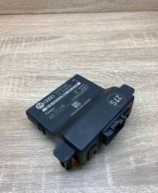 Volkswagen Golf V Gateway control module 1K0907530E 1K0907951