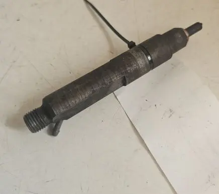 Volkswagen Sharan Fuel injector 028130201T