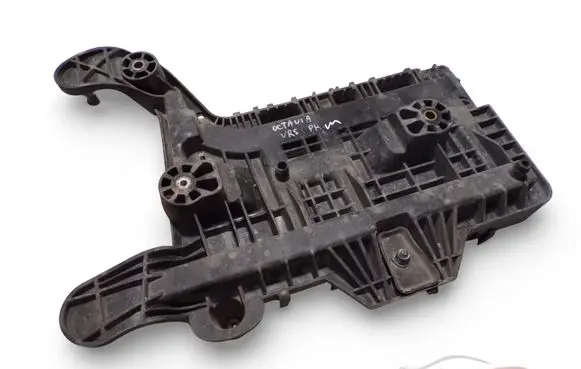 Skoda Octavia Mk2 (1Z) Battery tray 