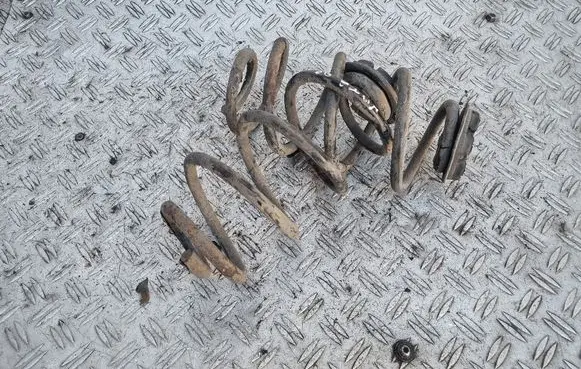 Nissan Note (E11) Rear coil spring