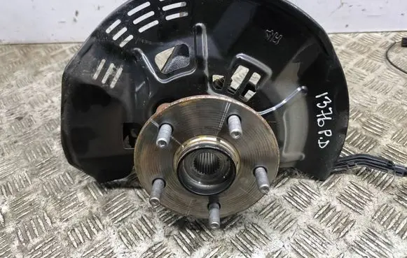 Toyota C-HR II Front wheel hub 270624