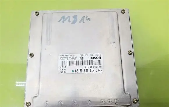 Mercedes-Benz E W210 Engine control unit/module A6111533079