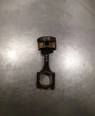 Volvo XC90 Piston with connecting rod