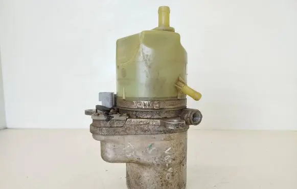 Volvo S40 Power steering pump 4N513K514 C6S4B